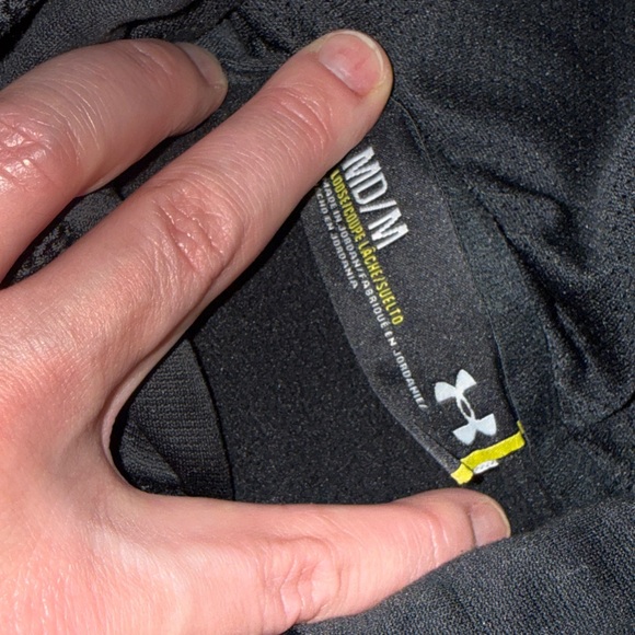 Under Armour Cold Gear Gray and Black Men's Hoodie Size Medium - Picture 3 of 6